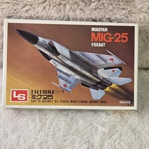 LS Mikoyan MiG 25 Foxbat 1/144 Scale Jet Series Plastic Model Kit Easy Assembly
